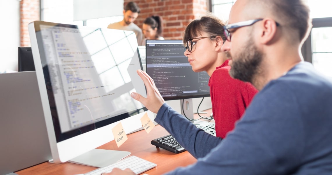 Zwei Online Marketing Manager erstellen XML Sitemap