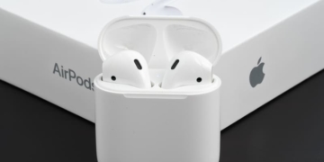 Vor über zwei Jahren brachte Apple seine AirPods auf den Markt. Nun soll die zweite Generation der beliebten drahtlosen Kopfhörer in Arbeit sein.
