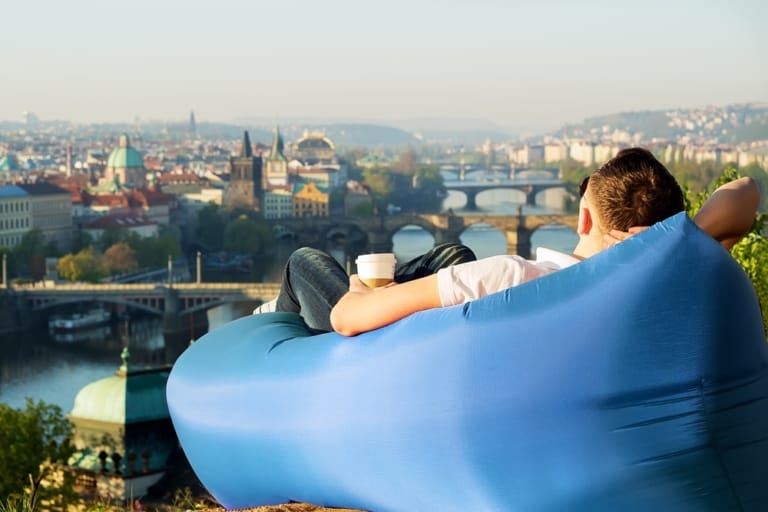 Über der Stadt entspannen