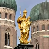 Münchner Frauenkircheals als Coverbild mit regionalem Bezug Branchenbücher