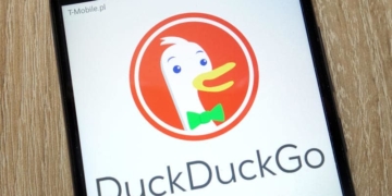 Duckduckgo und Apple arbeiten nun beim Thema Kartendienst zusammen. Die Suchmaschine, welchen großen Wert auf den Datenschutz legt, wird zukünftig auf die Daten von Apple Maps zugreifen.