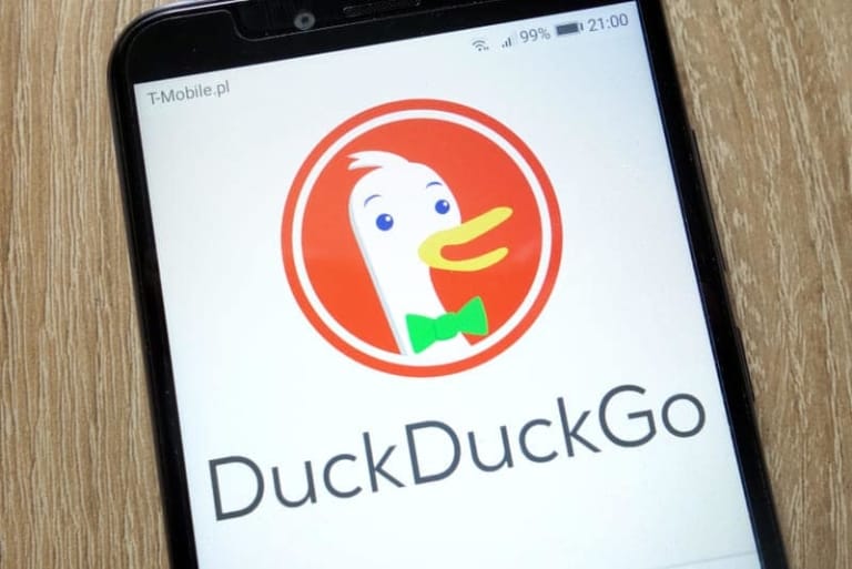 Duckduckgo und Apple arbeiten nun beim Thema Kartendienst zusammen. Die Suchmaschine, welchen großen Wert auf den Datenschutz legt, wird zukünftig auf die Daten von Apple Maps zugreifen.