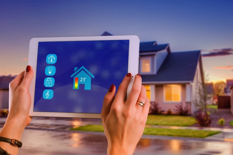 Google Assistant Neue Geräte über Smart Home steuern