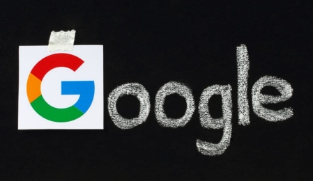 Entfernt man Redirects von älteren URLs, so kann es sein, dass bestehende Backlinks die auf diese URLs verweisen von Google nicht mehr gewertet werden.