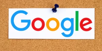 Google auf Korkpinnwand