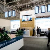 Messestand Internet World Morgens