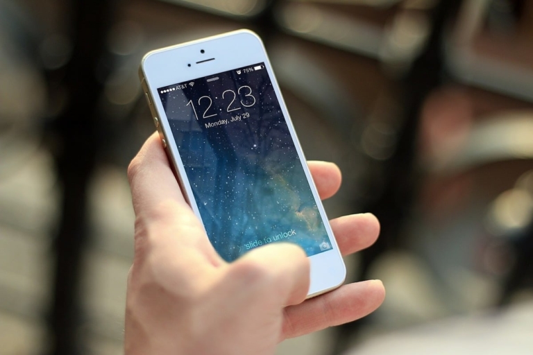 Apple verlauft Restbestände von iPhone SE
