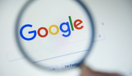 Manipulation der Suchanfrage auf Google