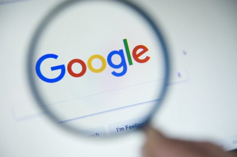 Manipulation der Suchanfrage auf Google