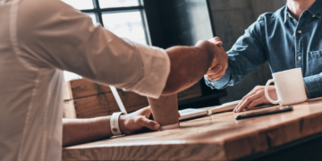 Mit welchem Link-Attribut zeichnet man Affiliate Links aus