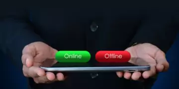 Online Offline Hände mit Handy