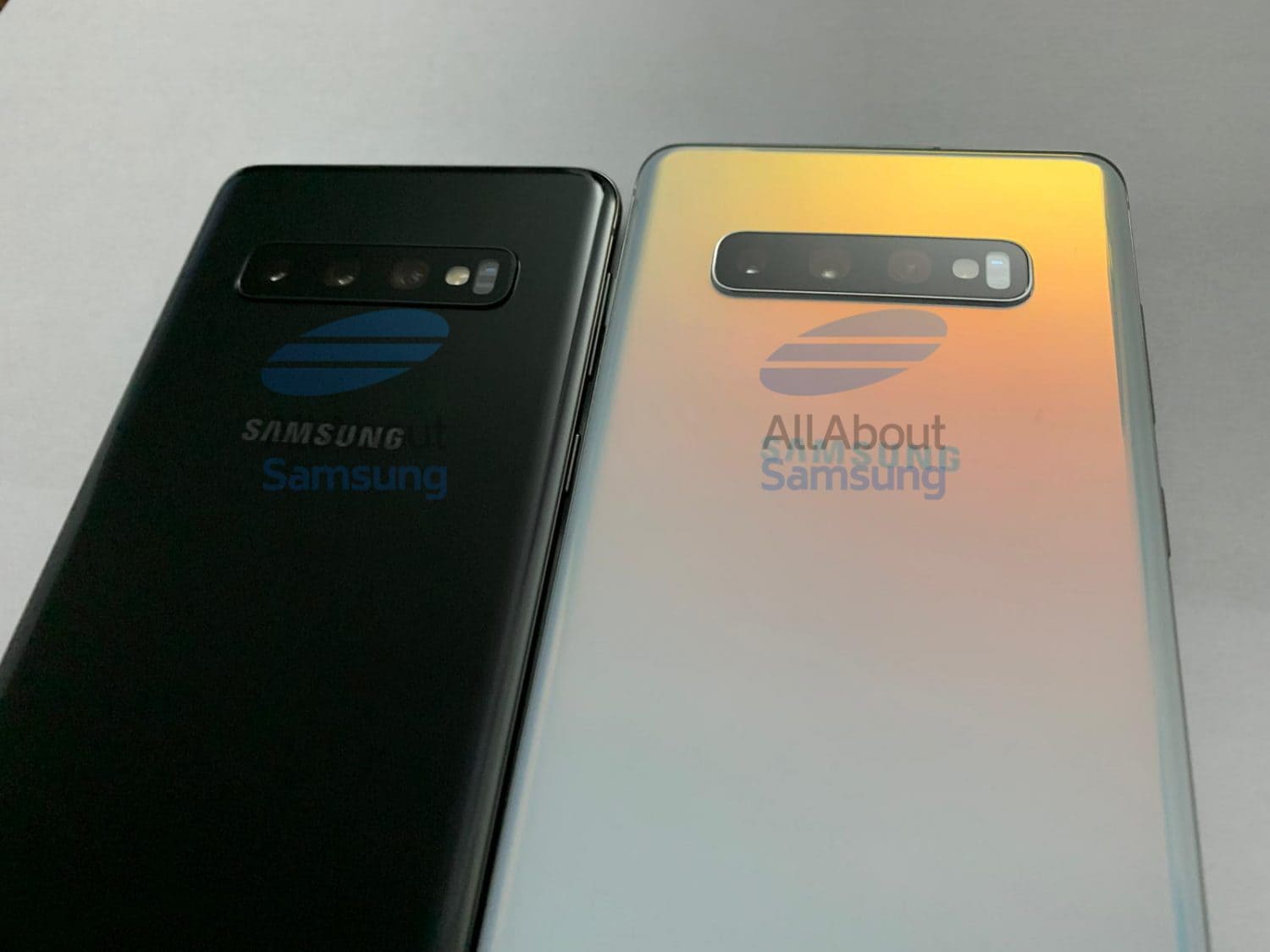 Samsung Galaxy S10 und S10 Plus betrachtet von der Rückseite