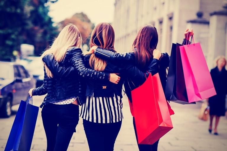 shopping girls