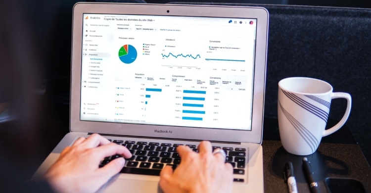 google keyword ranking laptop bildschirm