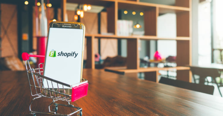 shopify smartphone in einkaufswagen
